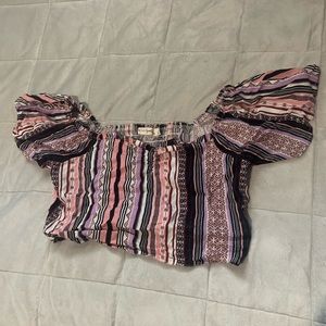 ⭐️ 3/$10 ⭐️ Kohl’s Tribal Print Off Shoulder Crop Top